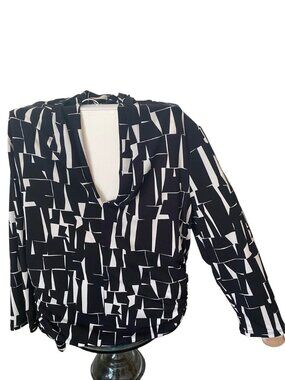 Black and White Geometric Blouse M Vince Camuto